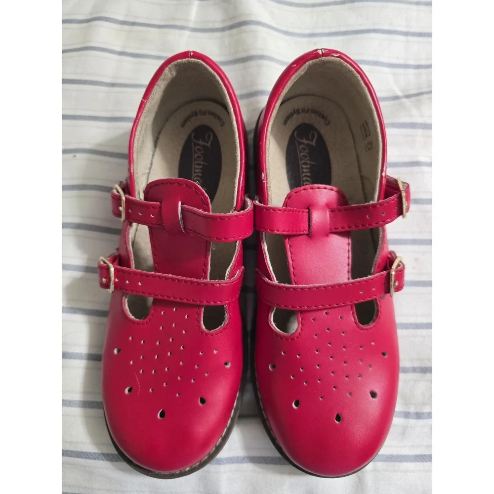 Footmate Danielle Red Size 13 WIDE Buckle Dress Shoe Classic